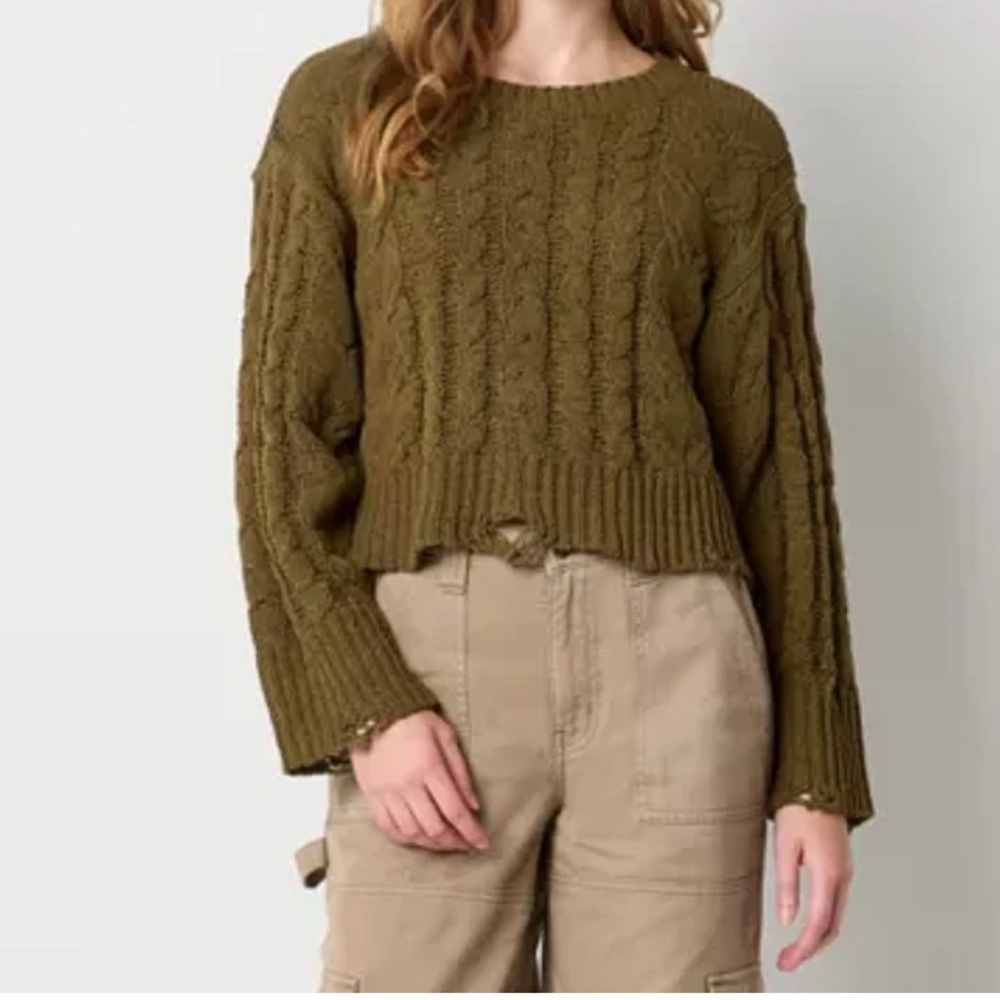Arizona Juniors Crew Neck Long Sleeve Pullover Sweater(Bust 48” Length: 22”)